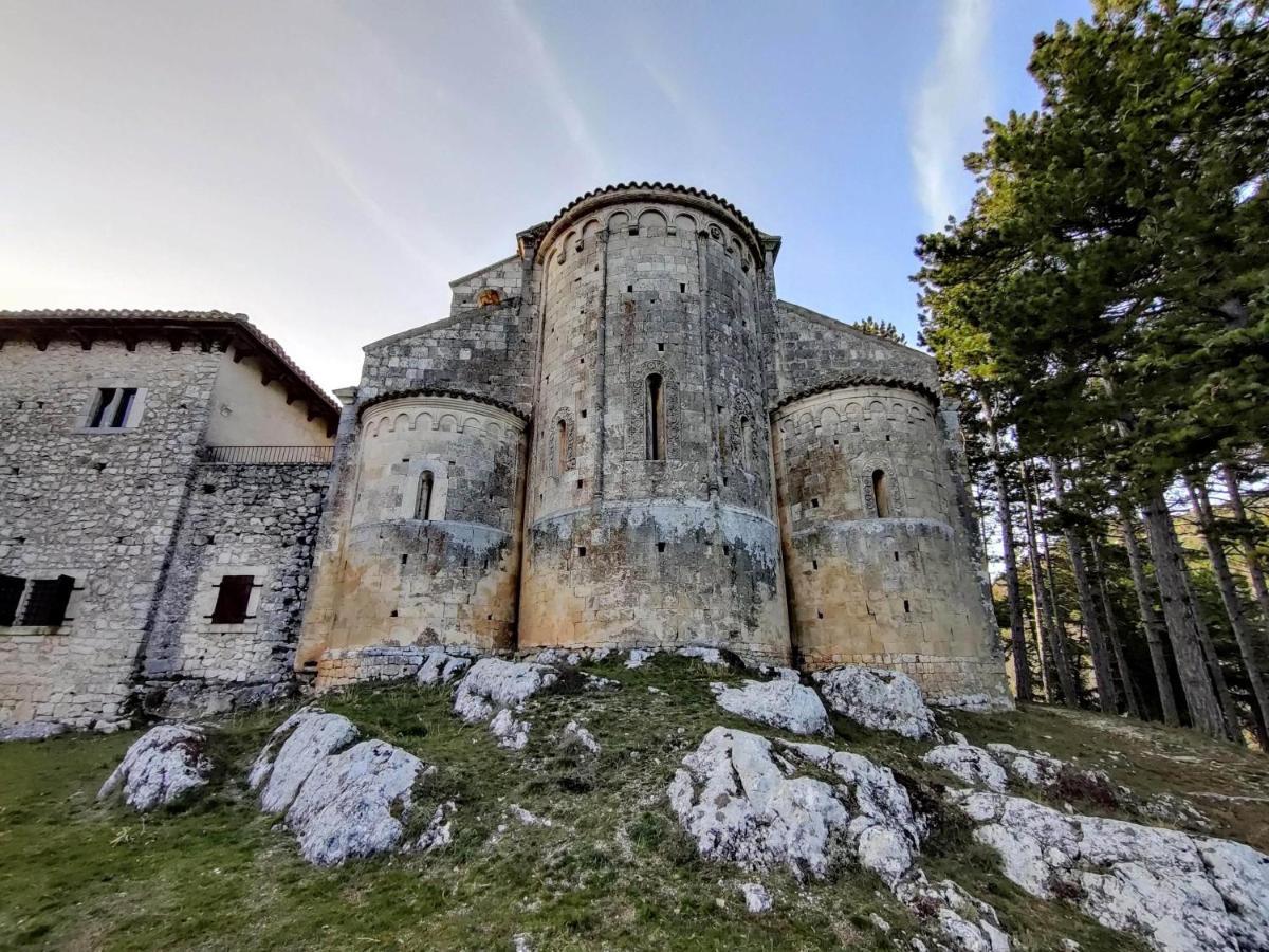 Вилла Sognando Bominaco - Dimora Il Milord Экстерьер фото
